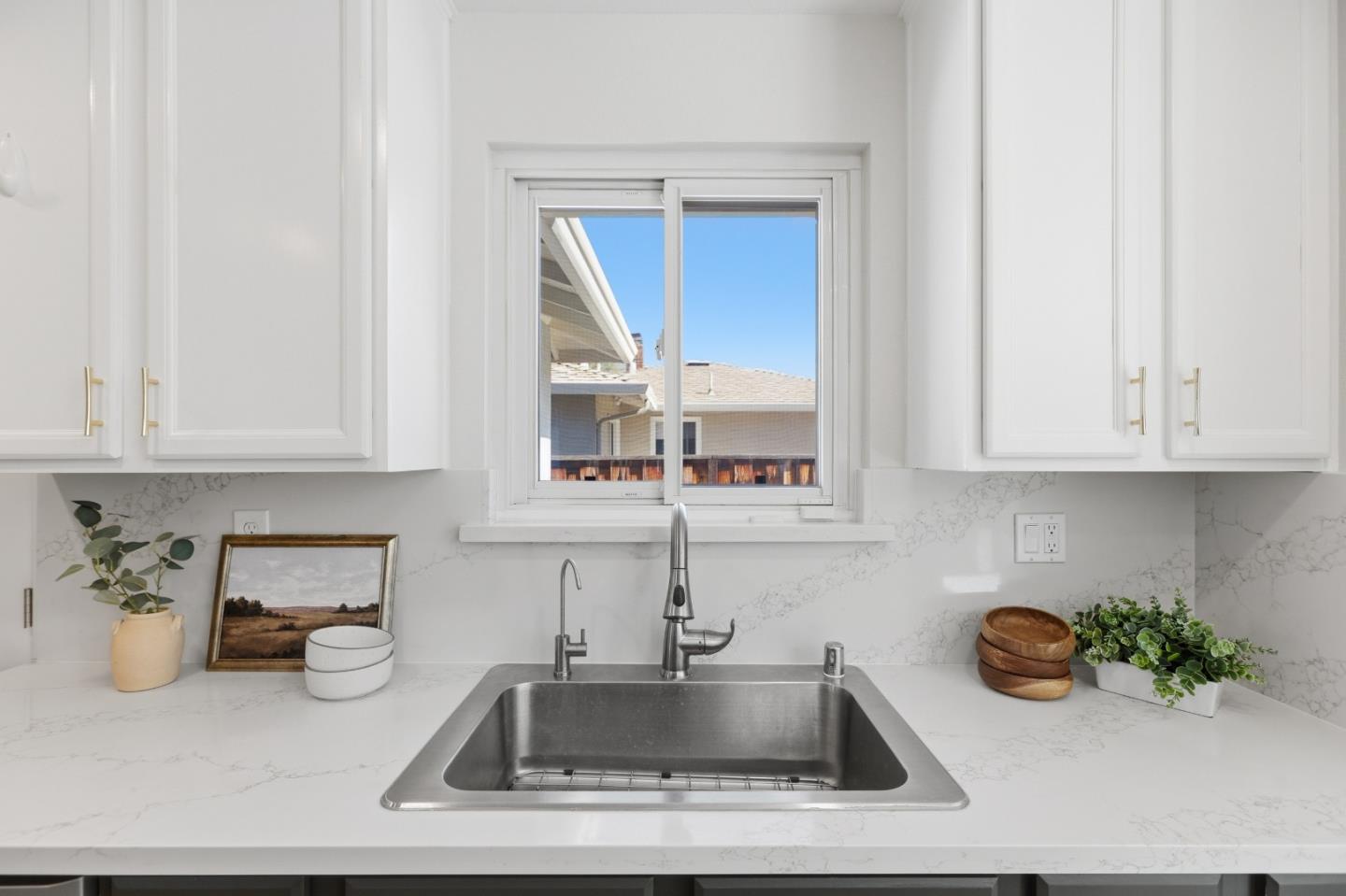 2242 Cabrillo Avenue