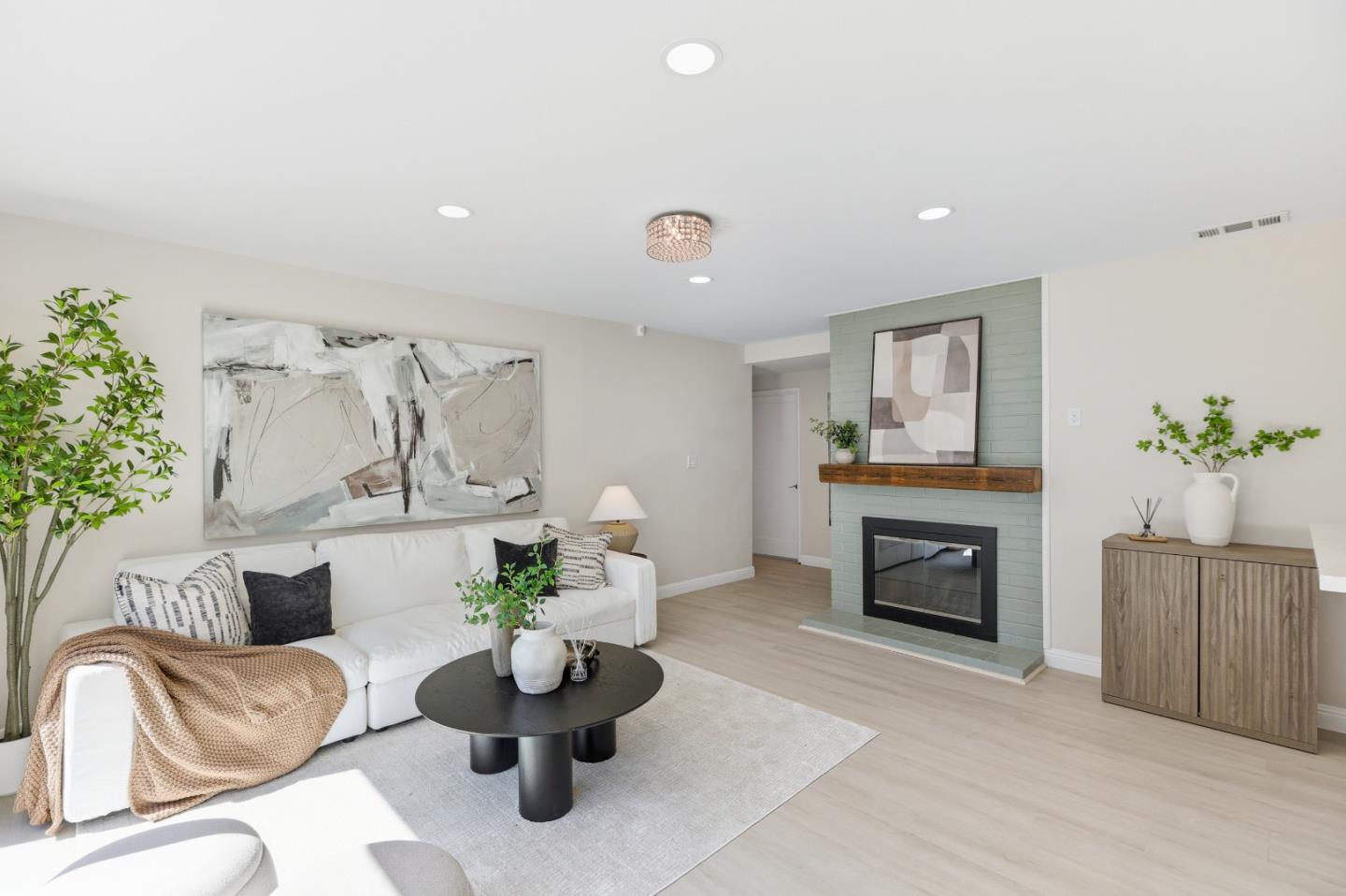 2242 Cabrillo Avenue