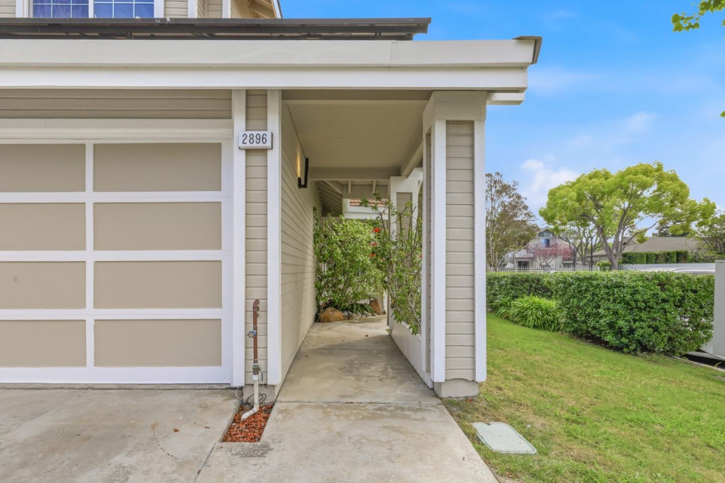 2896 Barrington Terrace