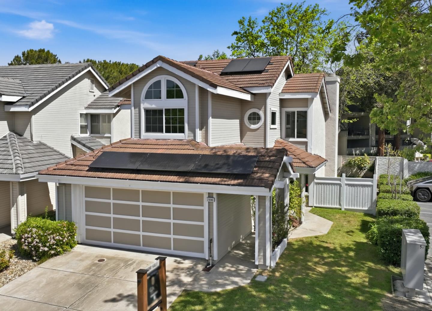 2896 Barrington Terrace