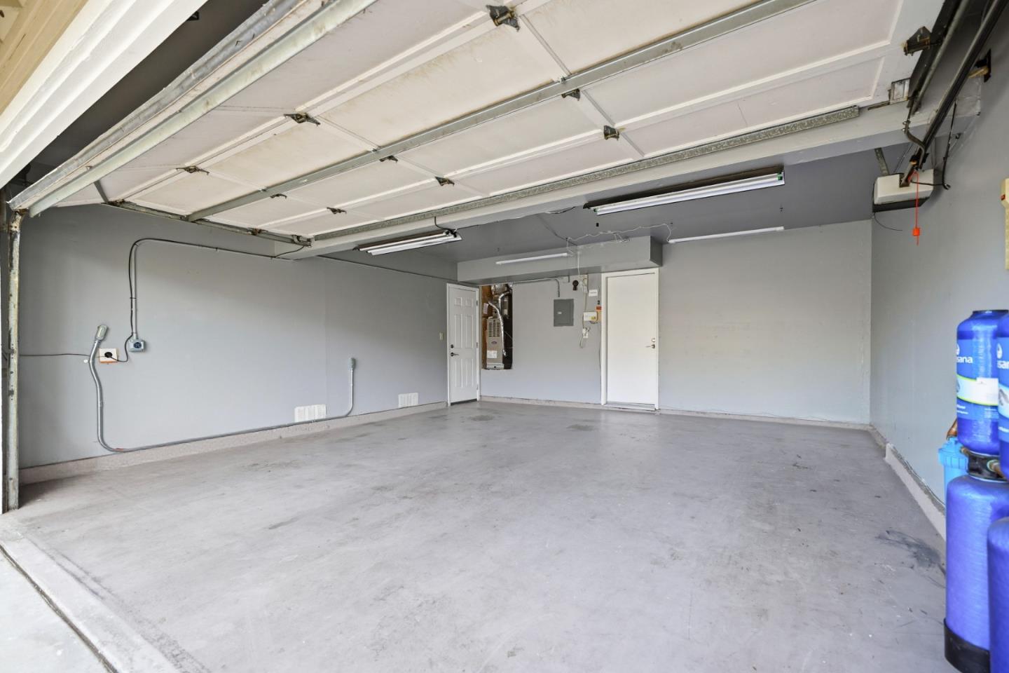 2896 Barrington Terrace