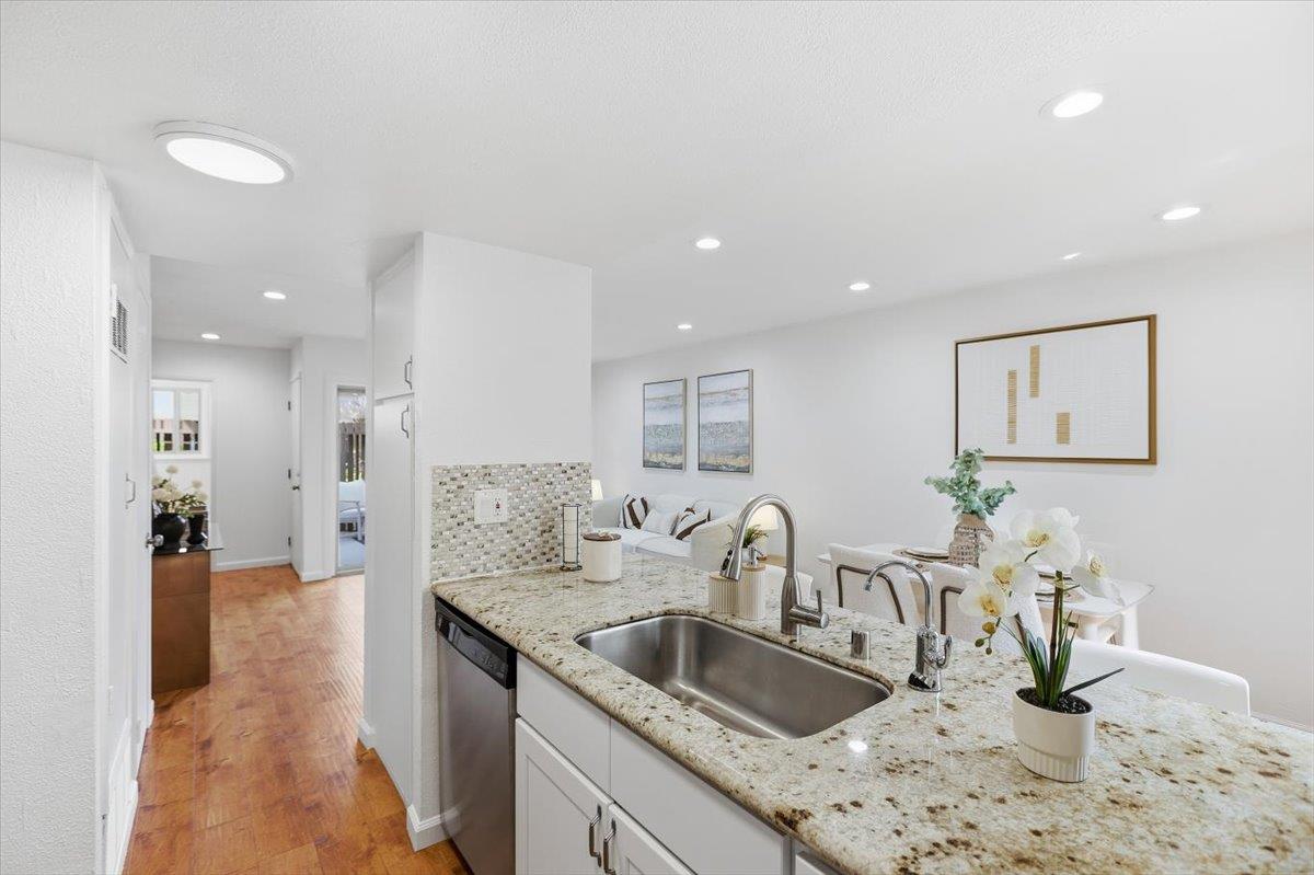 236 East Red Oak Drive B