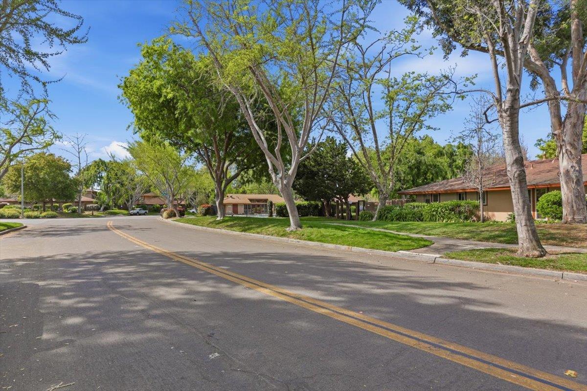 236 East Red Oak Drive B