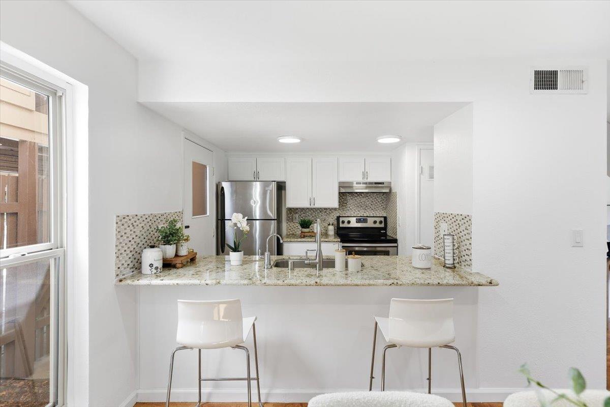 236 East Red Oak Drive B