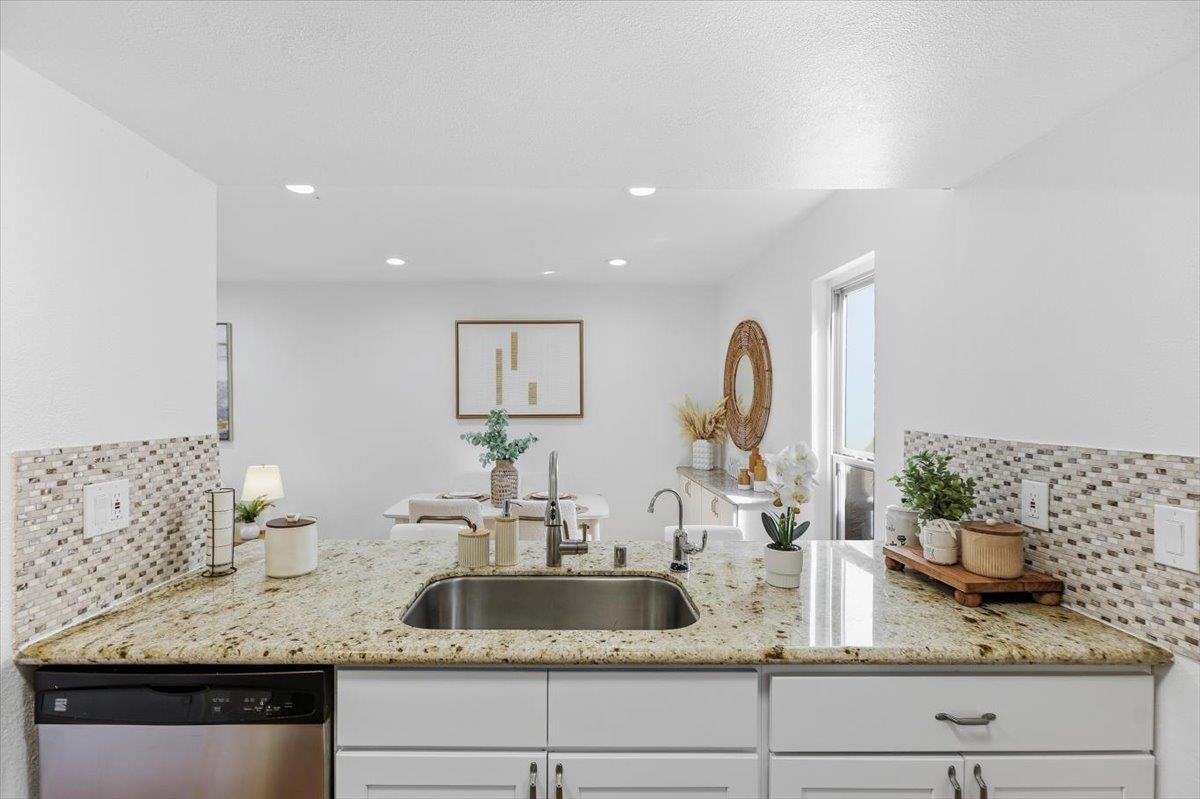 236 East Red Oak Drive B