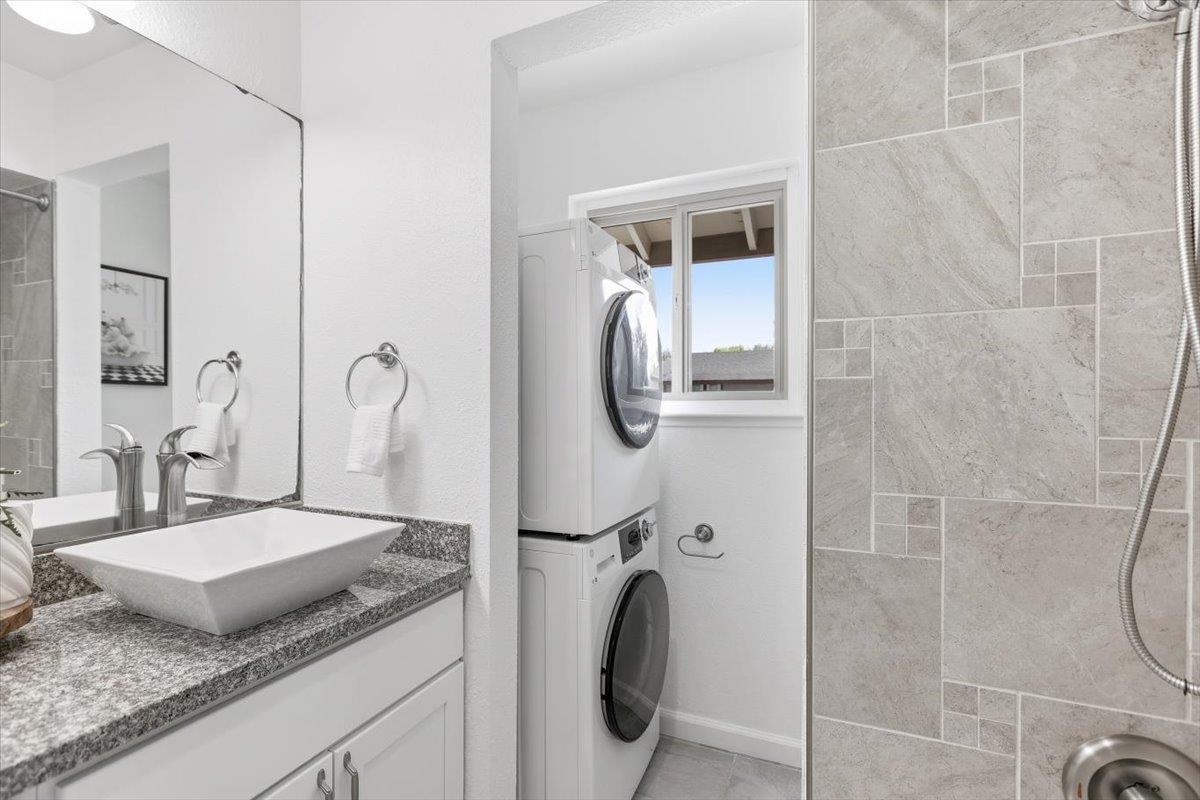 236 East Red Oak Drive B