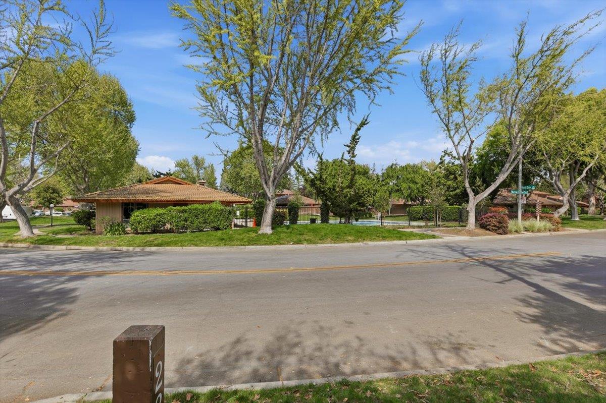 236 East Red Oak Drive B