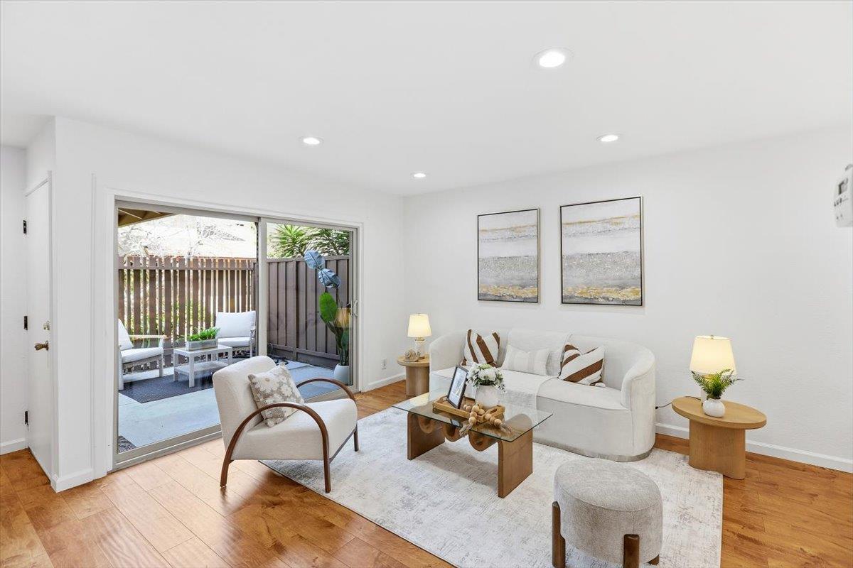 236 East Red Oak Drive B