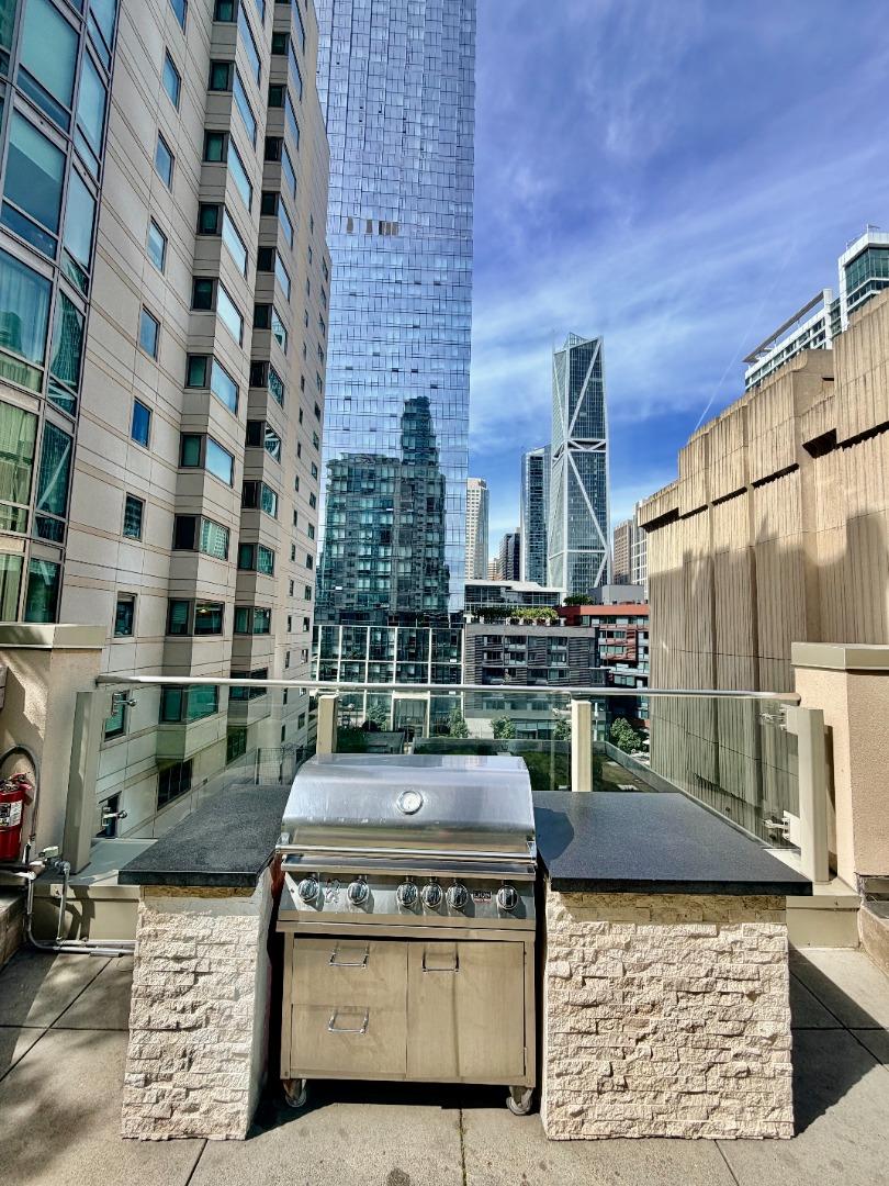 355 1st Street S208
