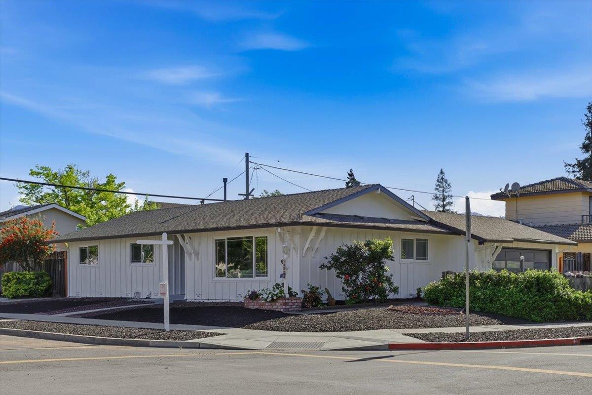 1455 Elka Avenue