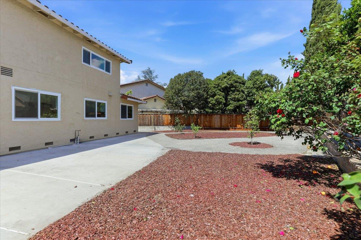 2078 Admiral Pl