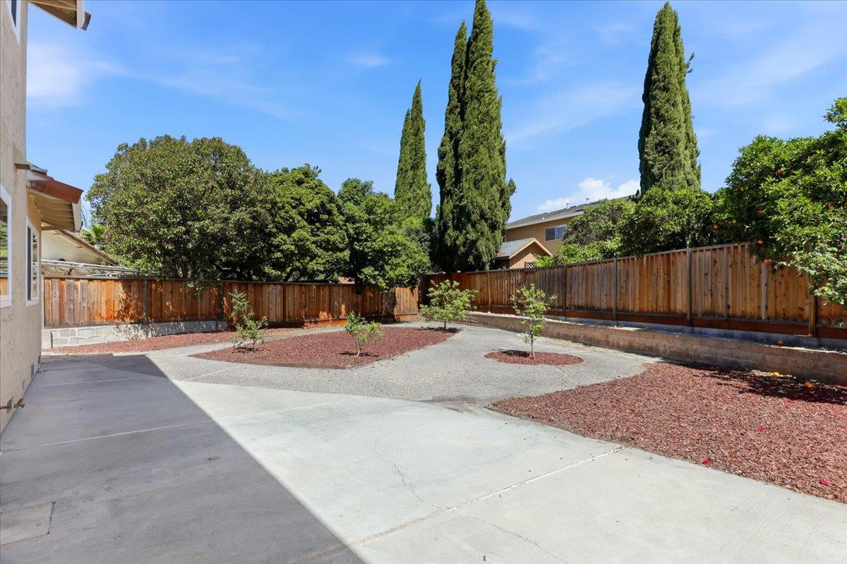 2078 Admiral Pl
