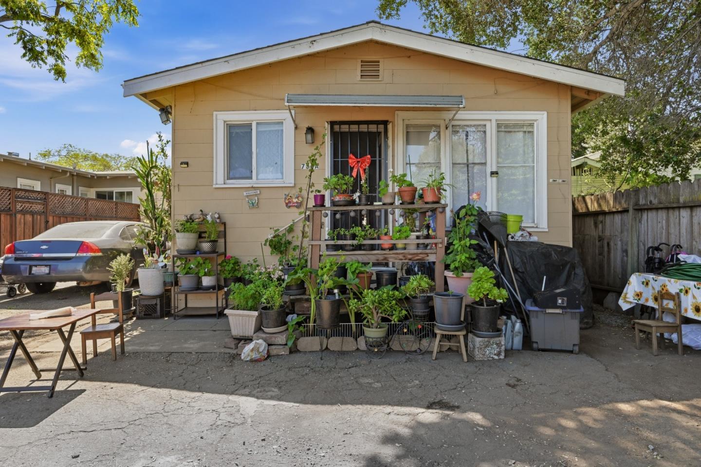 756 Victoria Avenue