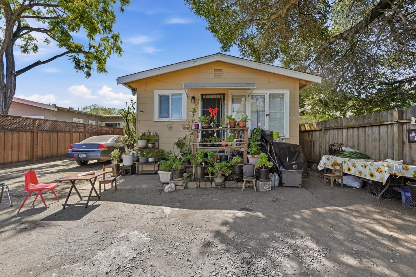 756 Victoria Avenue