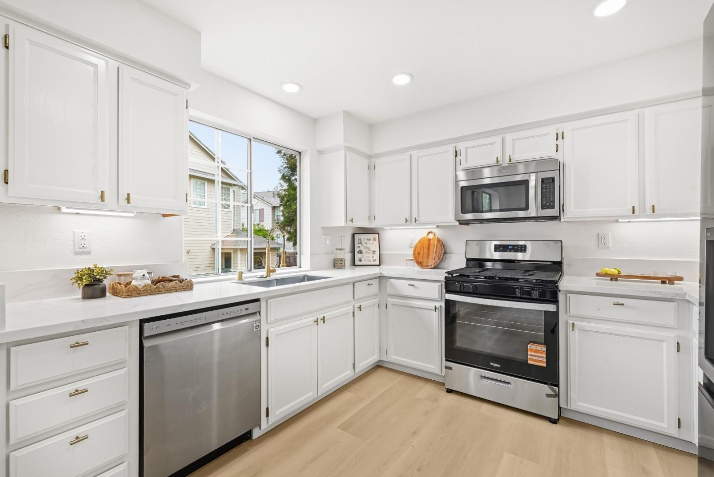 1148 Pointe Hope Landing