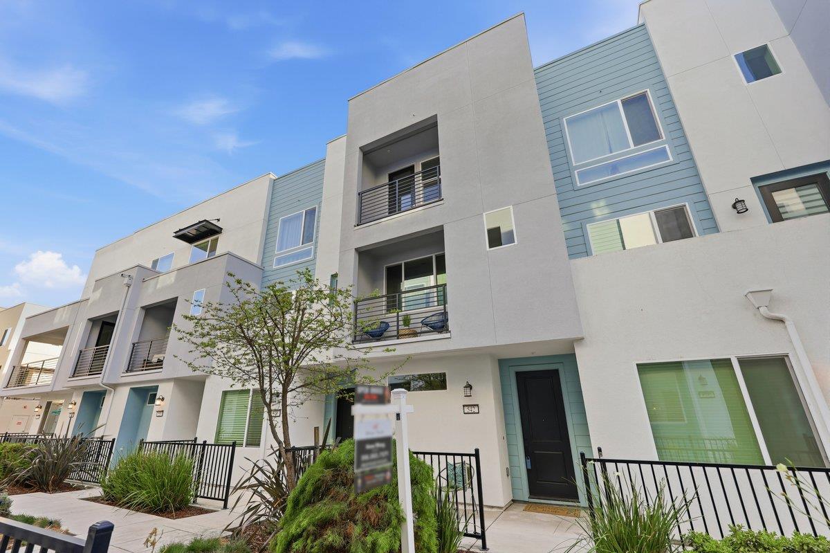 542 Remi Lane