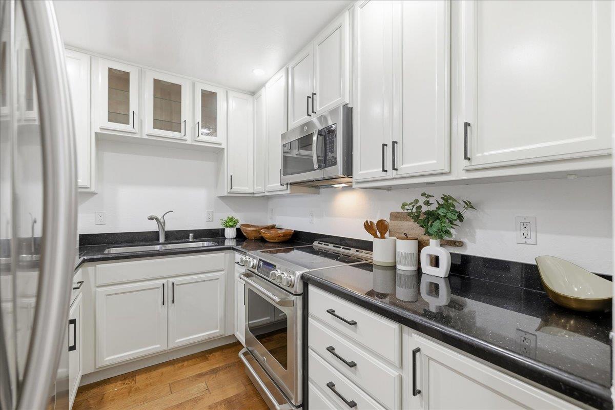 1983 San Luis Avenue 16