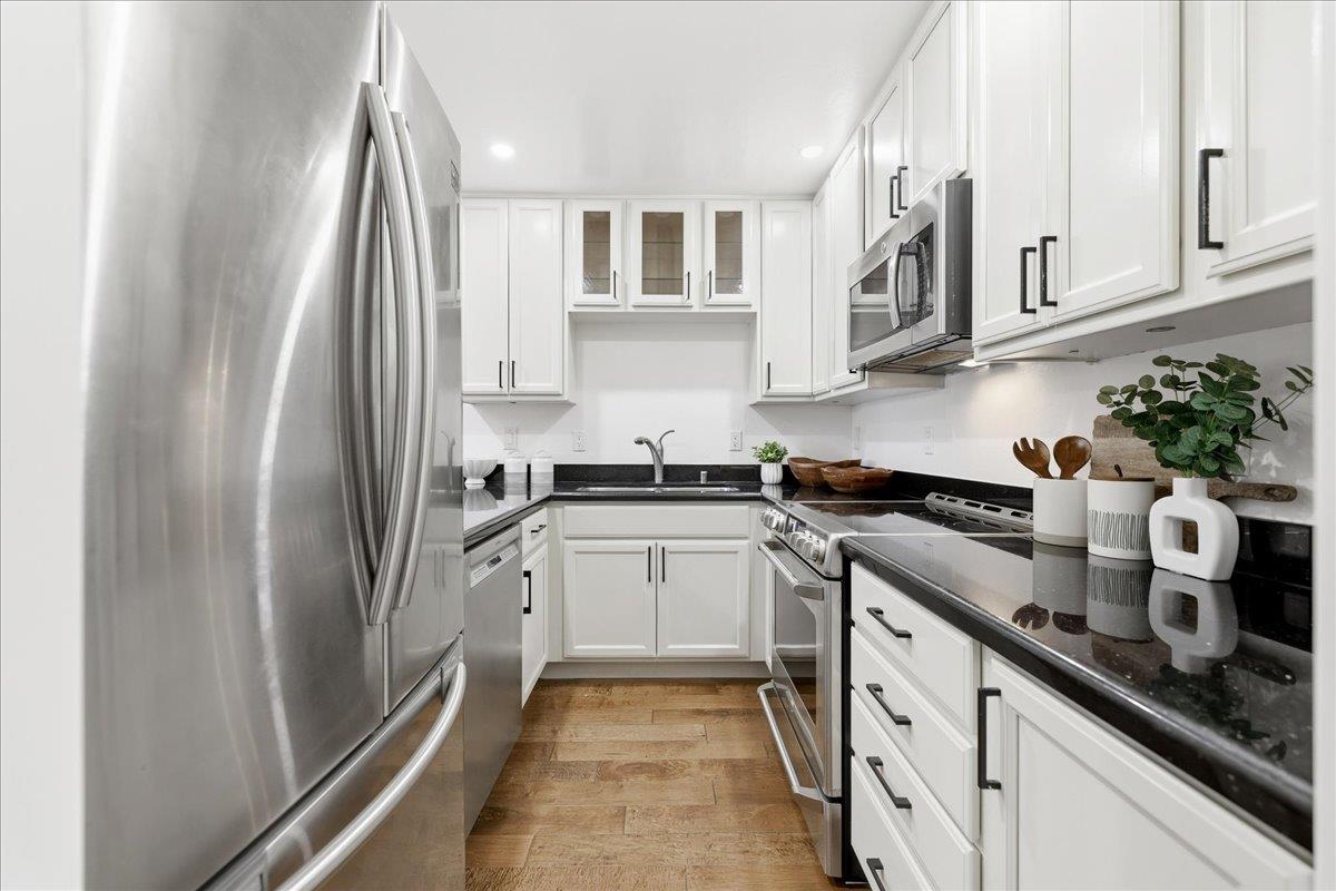 1983 San Luis Avenue 16