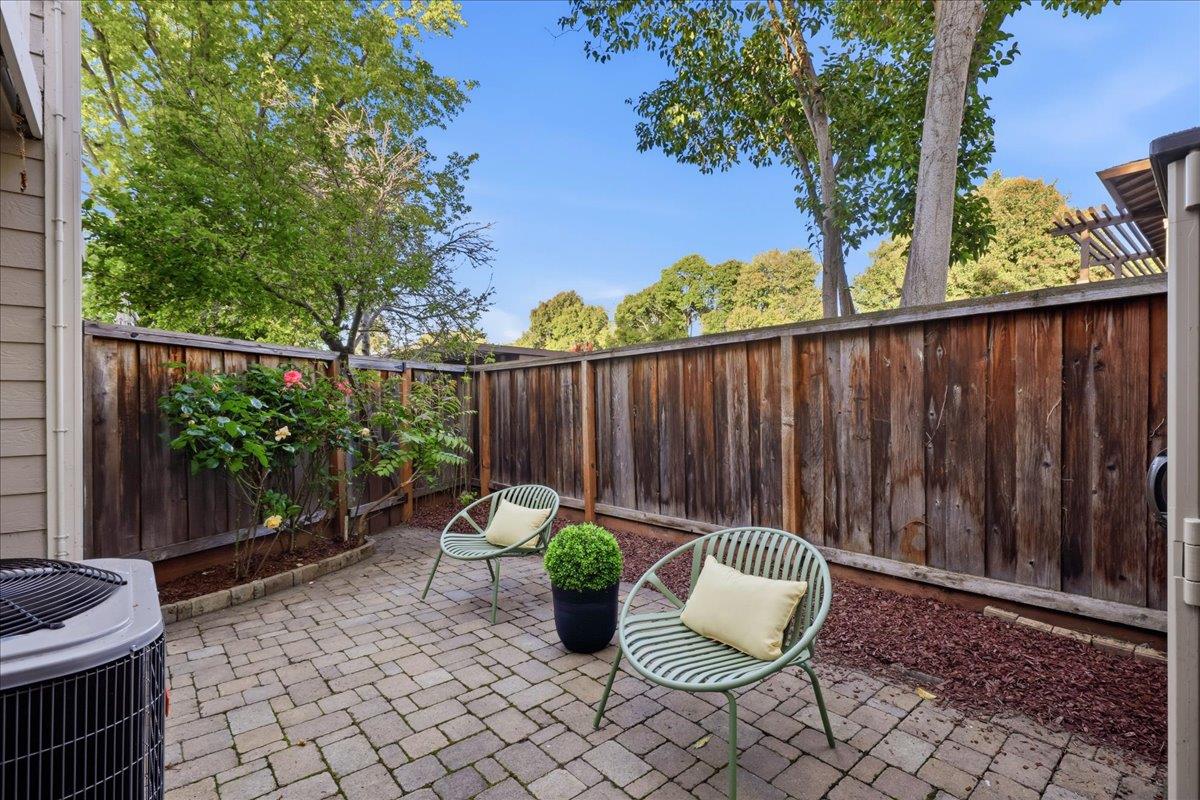 1983 San Luis Avenue 16