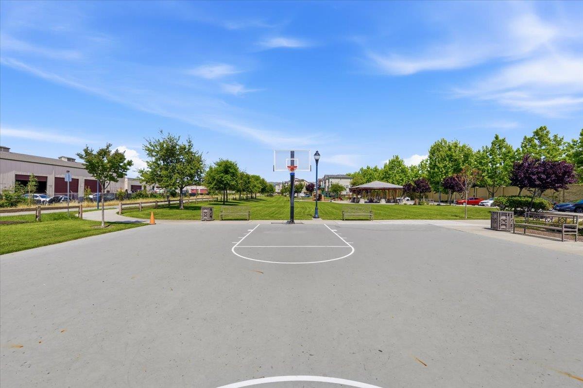 2767 Pismo Terrace