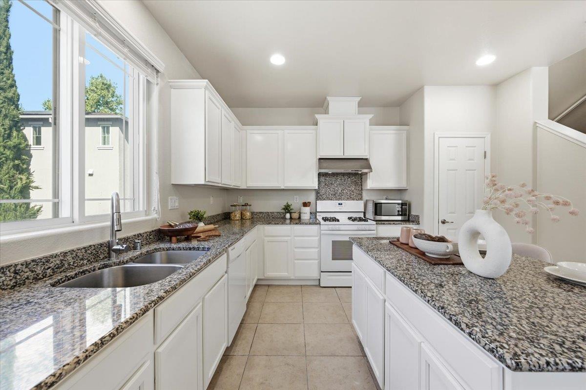 2767 Pismo Terrace
