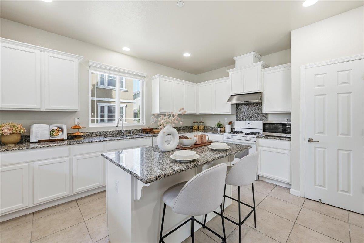 2767 Pismo Terrace