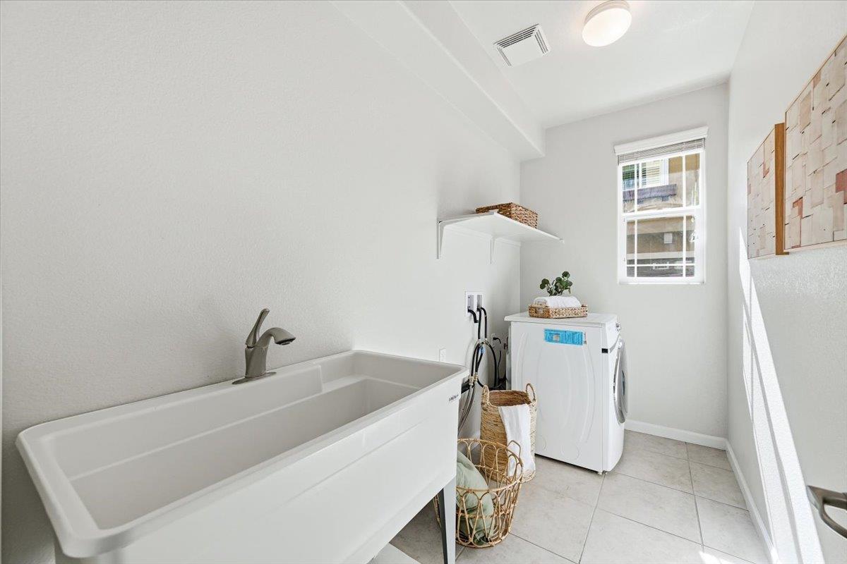 2767 Pismo Terrace