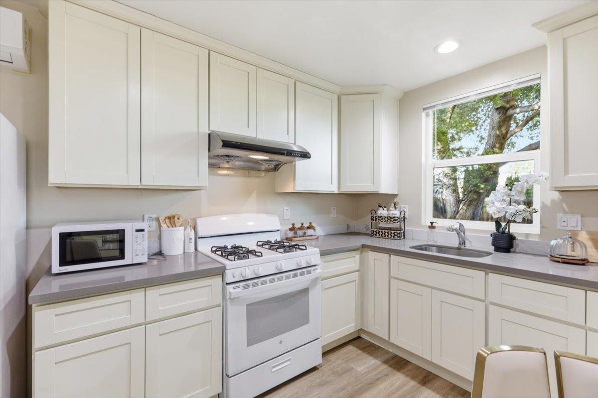 21075 Greenleaf Drive