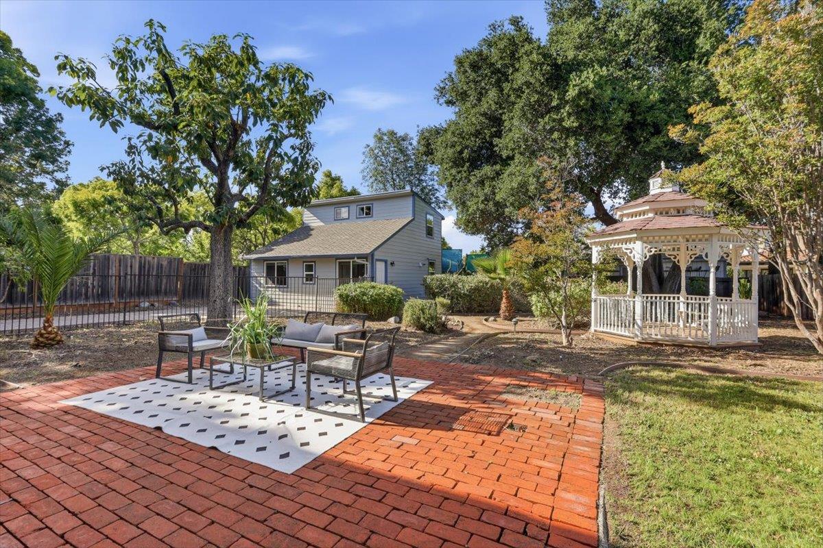 21075 Greenleaf Drive