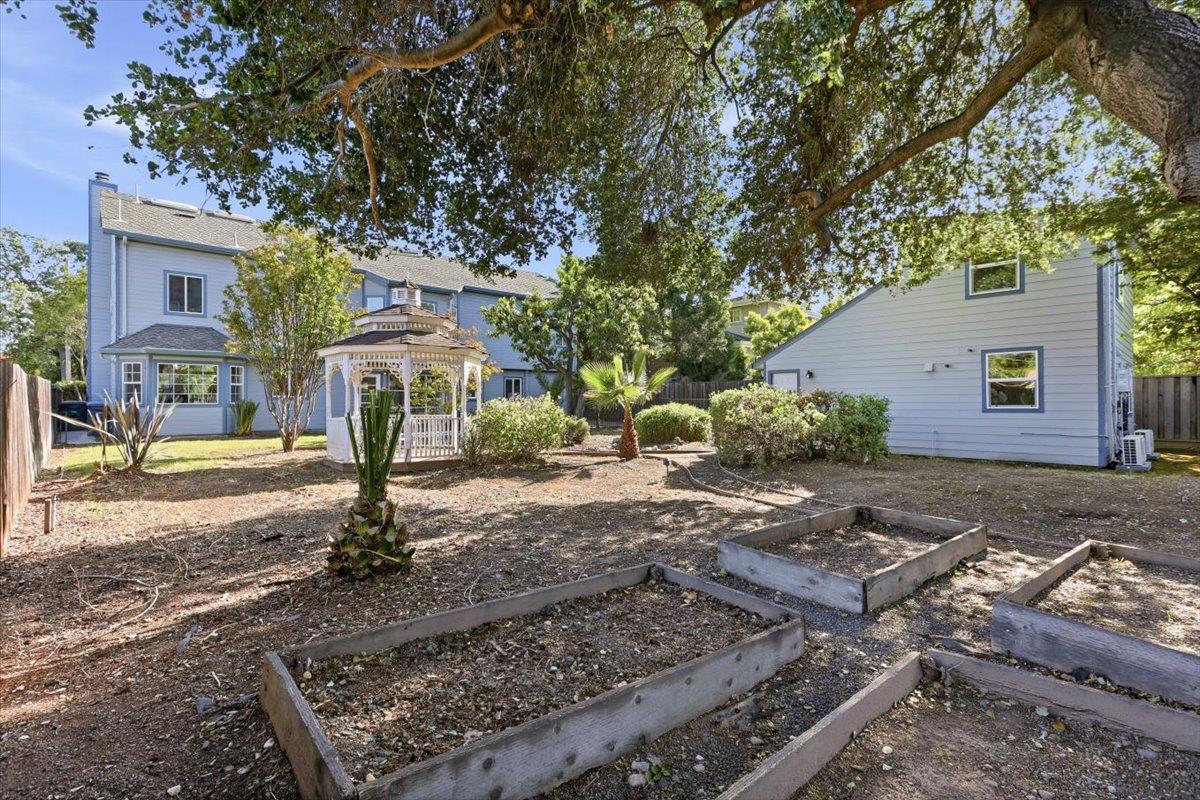 21075 Greenleaf Drive