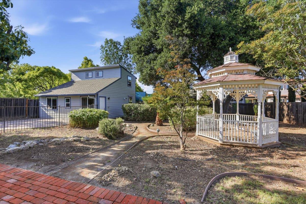 21075 Greenleaf Drive