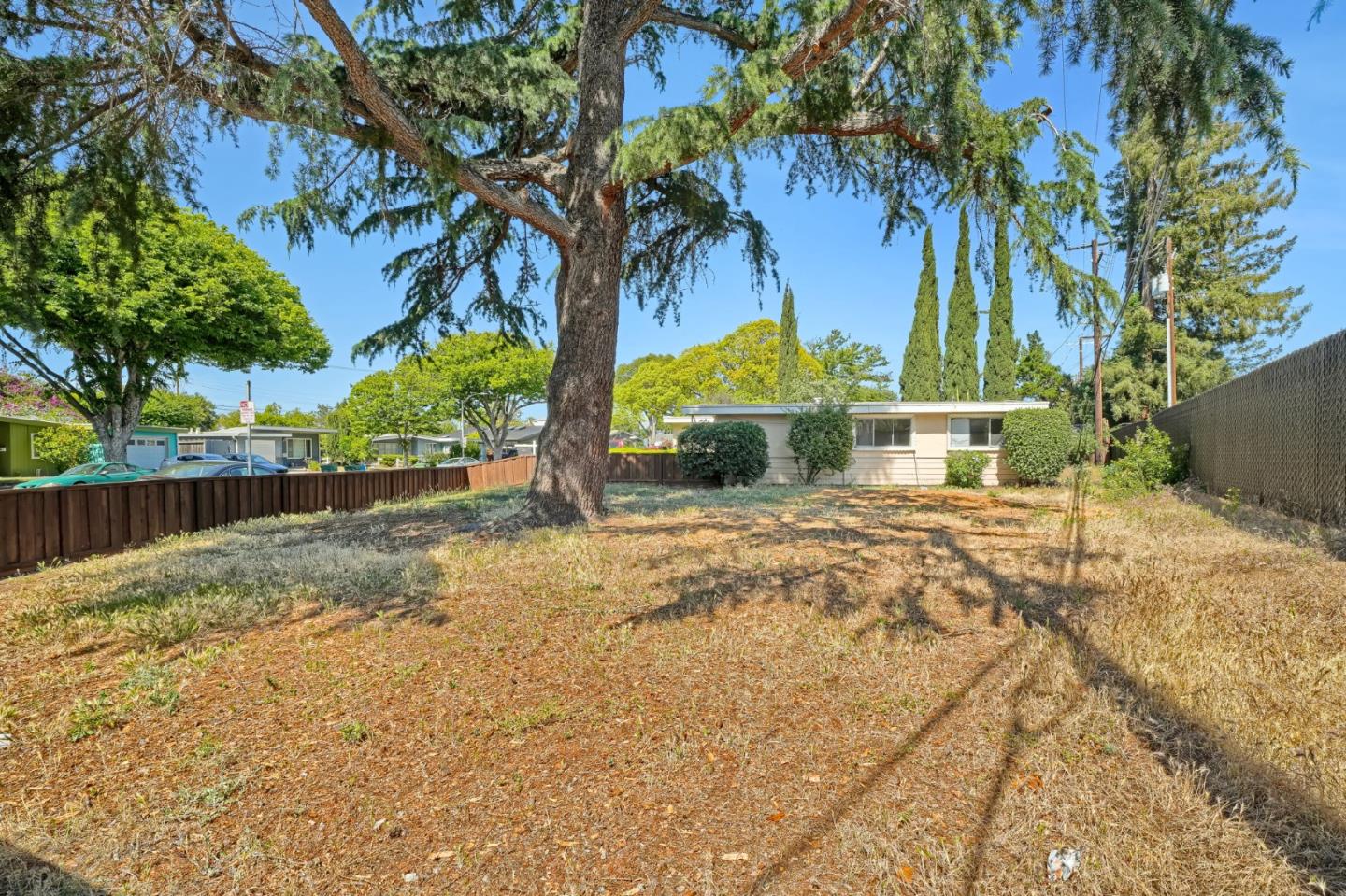 1876 Cabrillo Ave