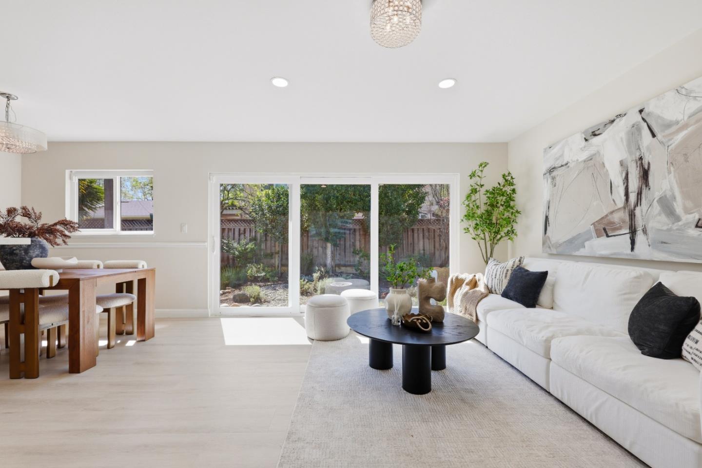 2242 Cabrillo AVE