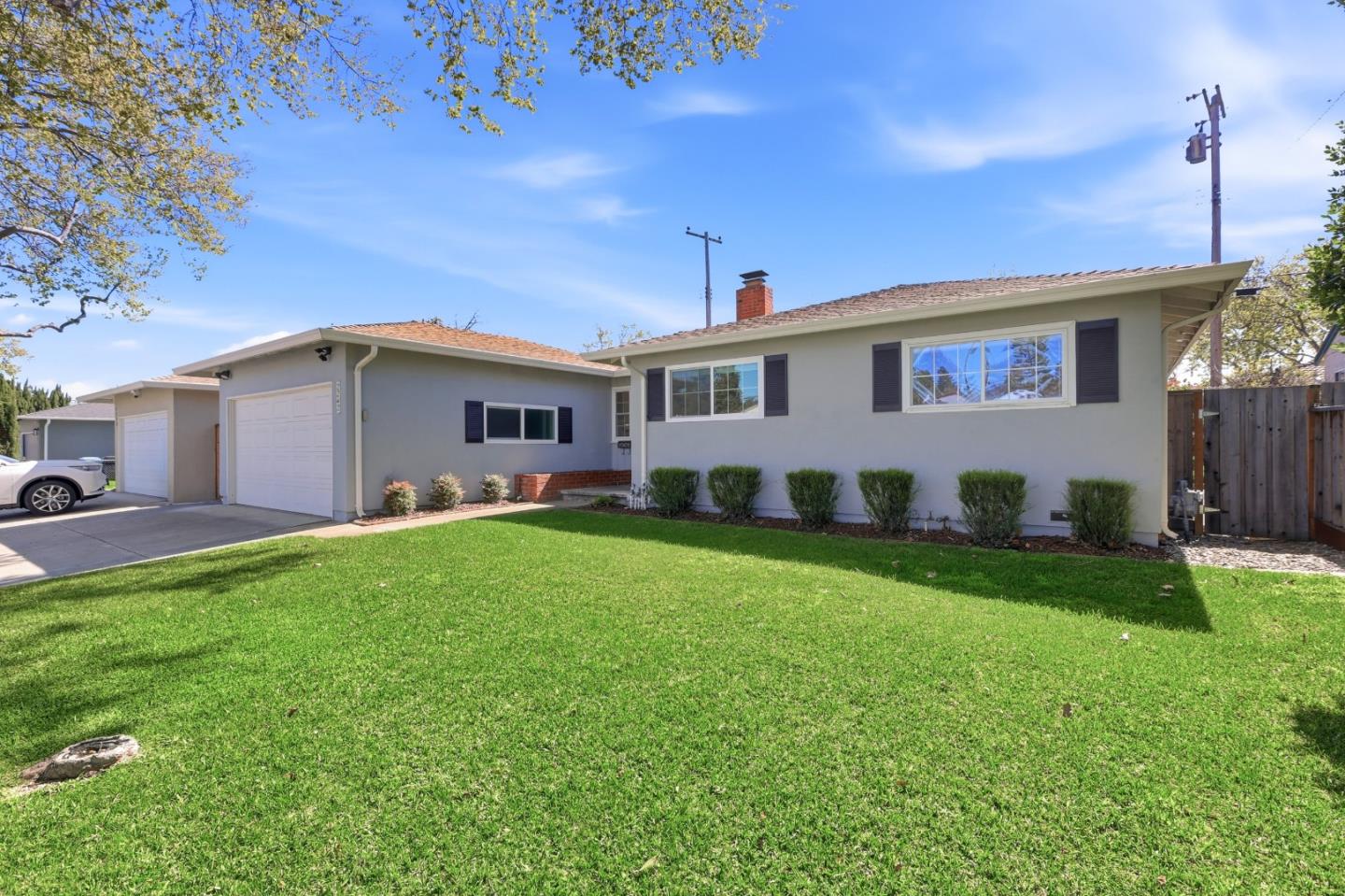 2242 Cabrillo AVE
