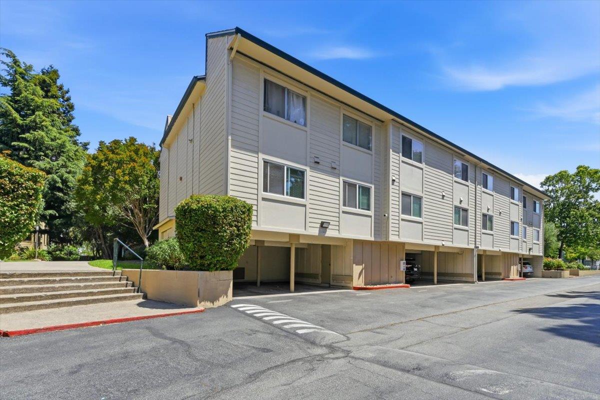 755 North Fair Oaks Avenue 1