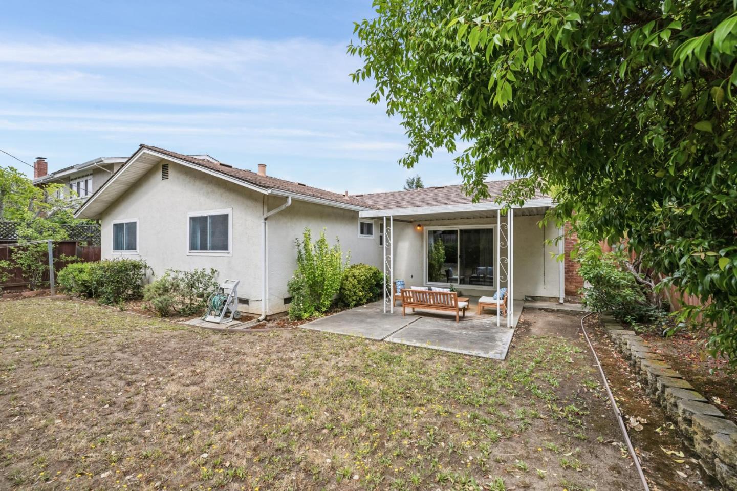 1563 Heron AVE