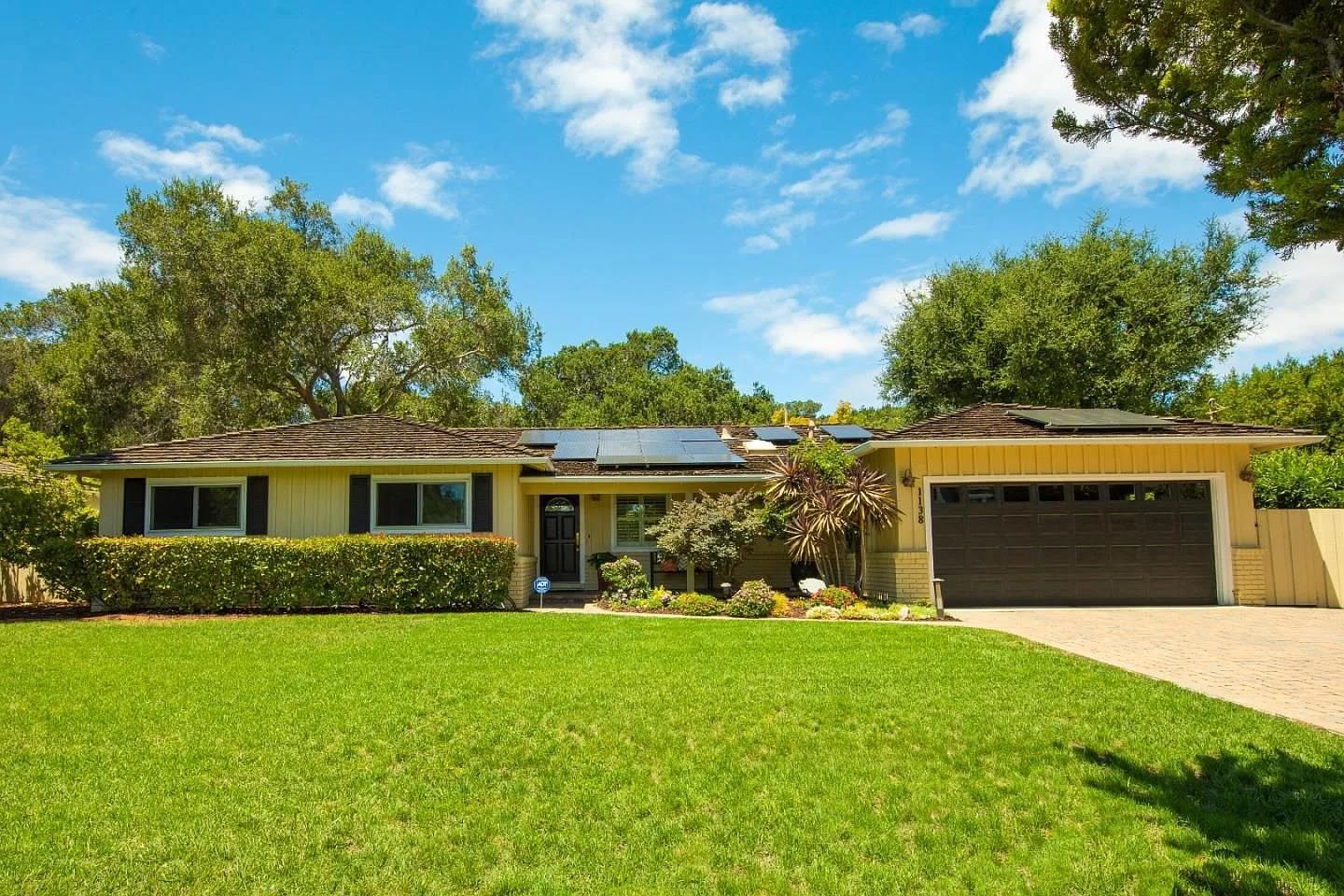 1138 Laureles DR