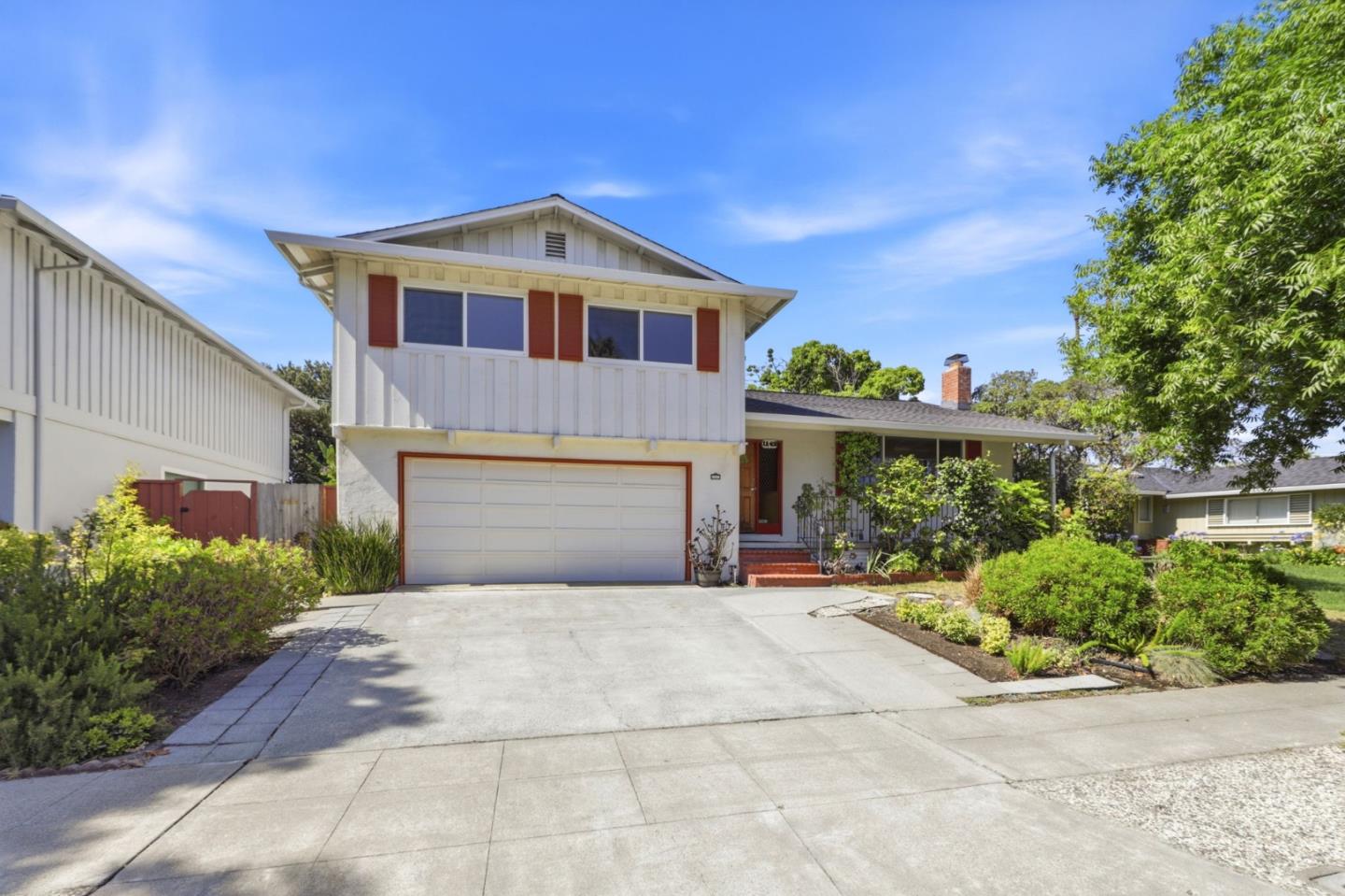 1142 Viscaino AVE
