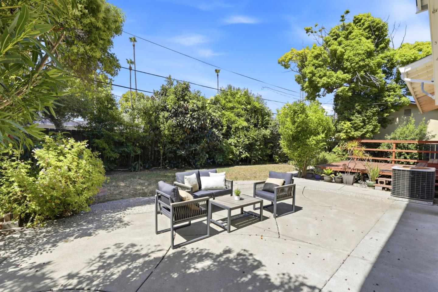 1142 Viscaino AVE