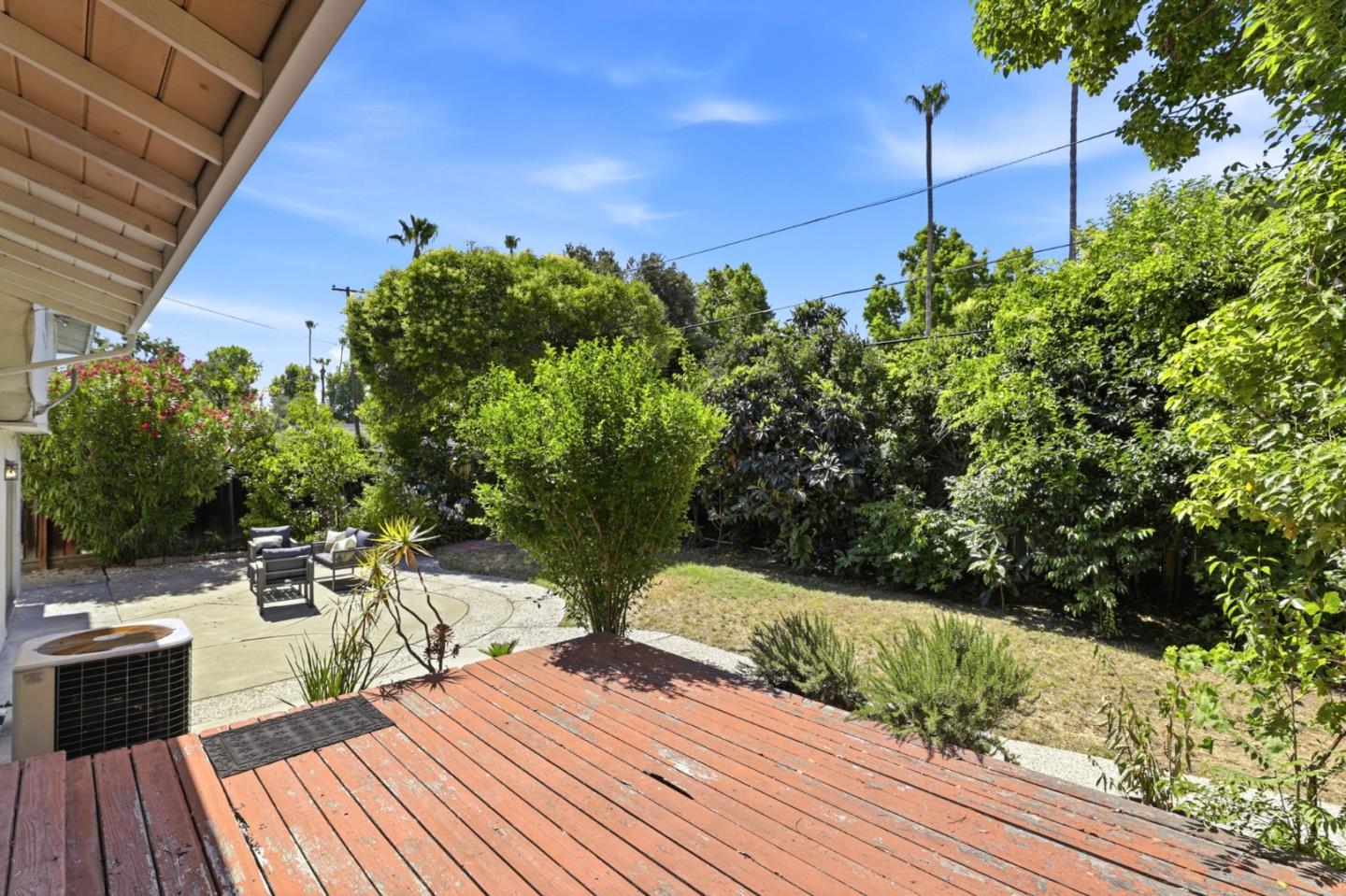 1142 Viscaino AVE