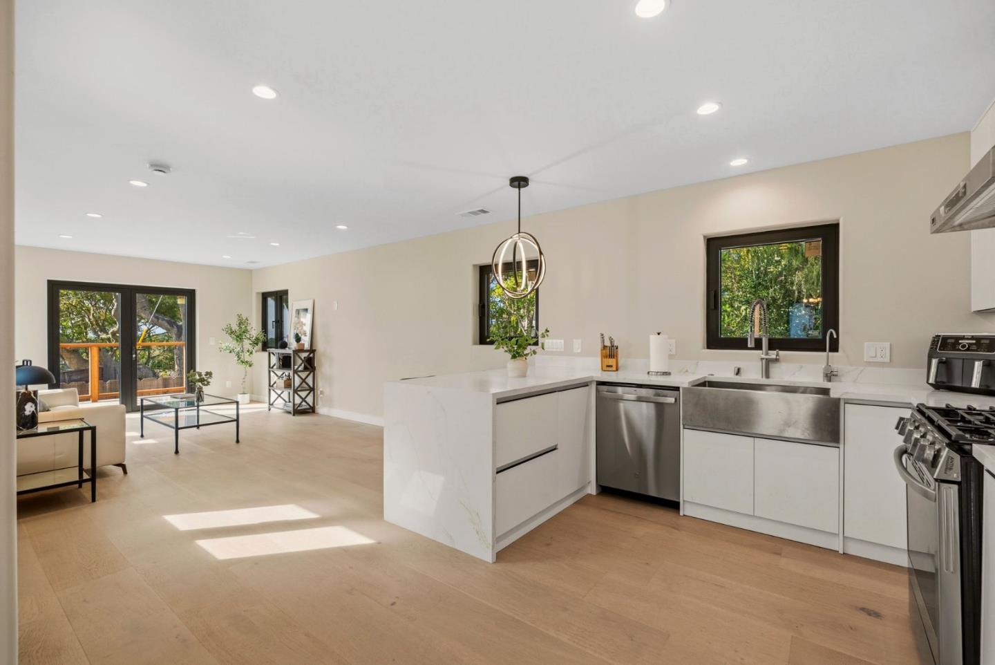 612 Sunset Drive