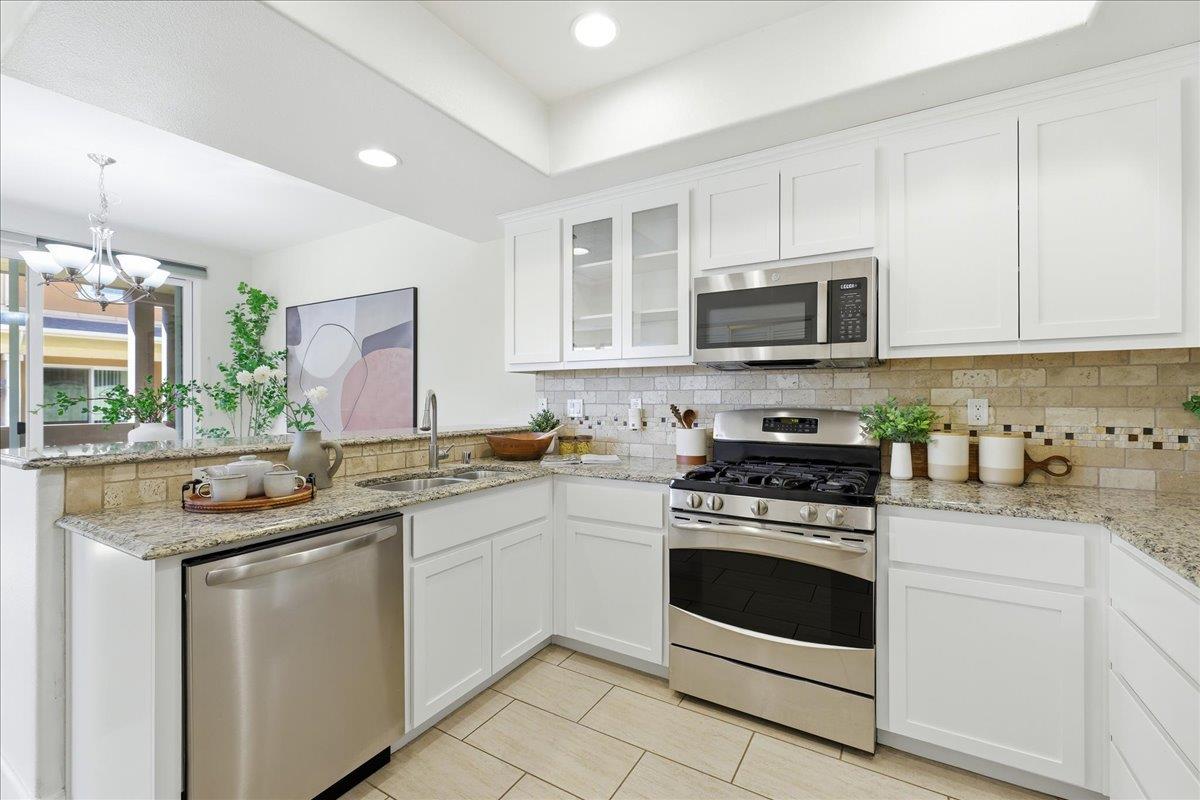 825 Berryessa