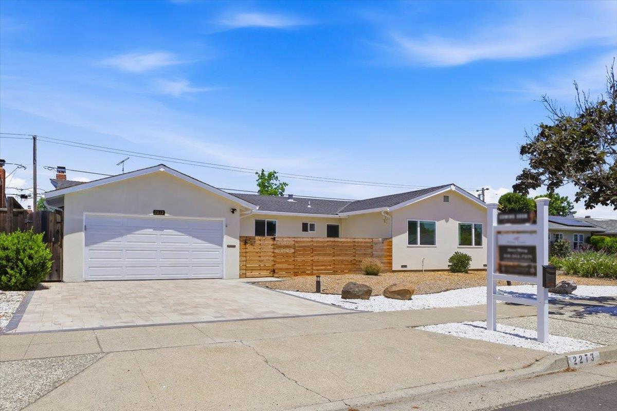 2273 Stratford DR