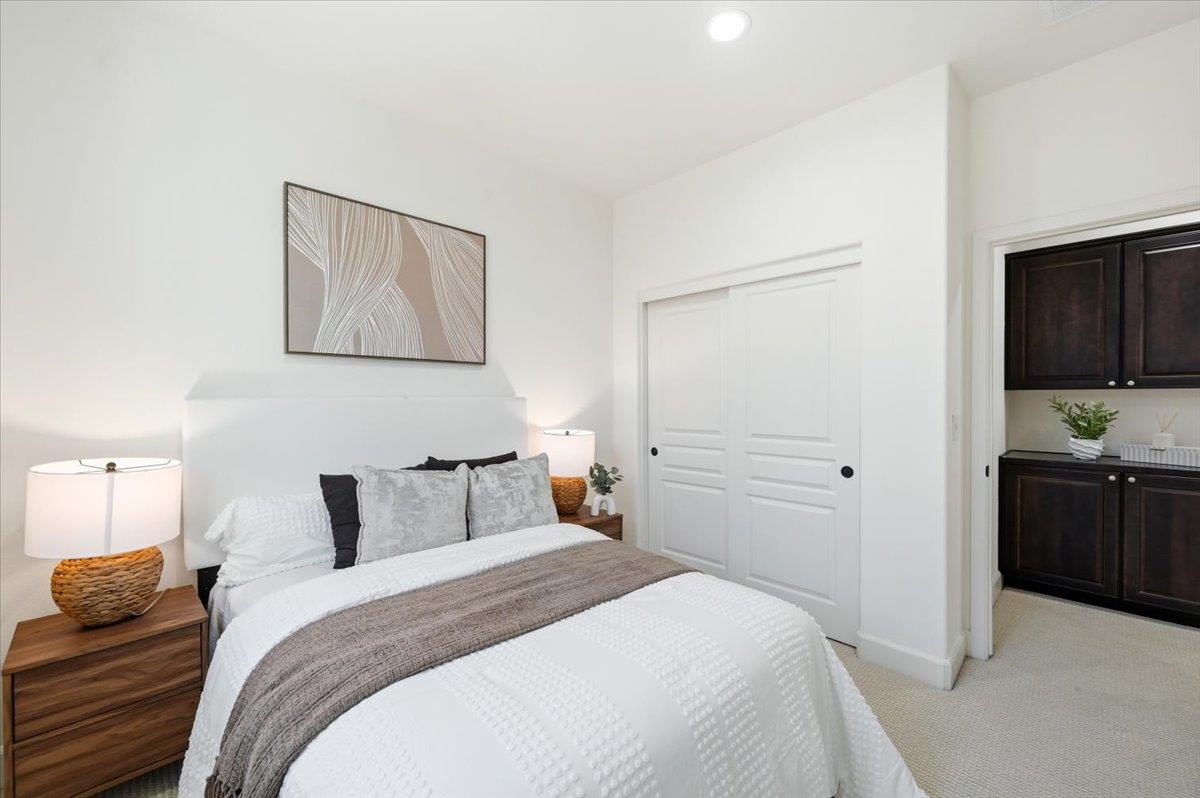 1321 Lee Place