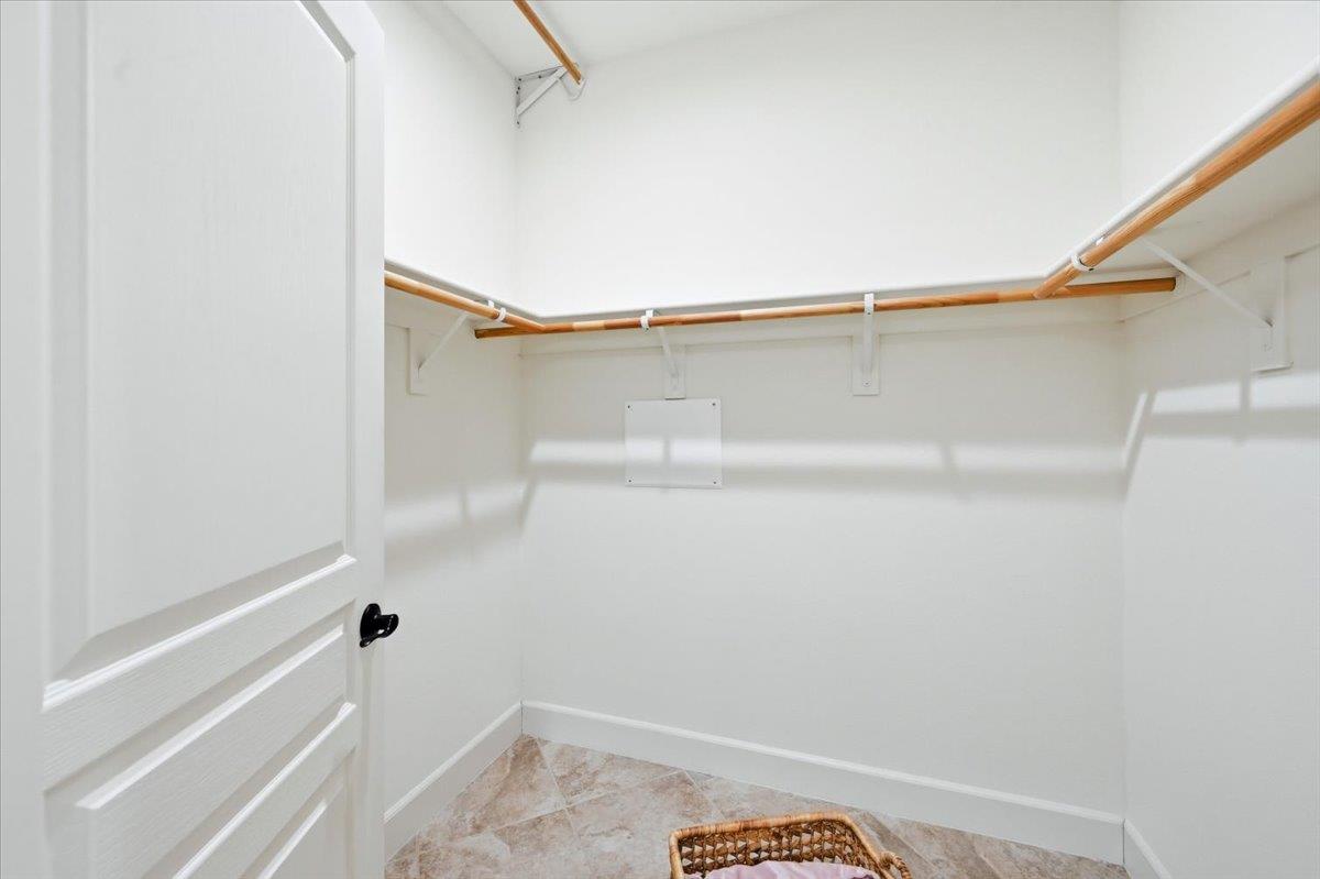 1321 Lee Place