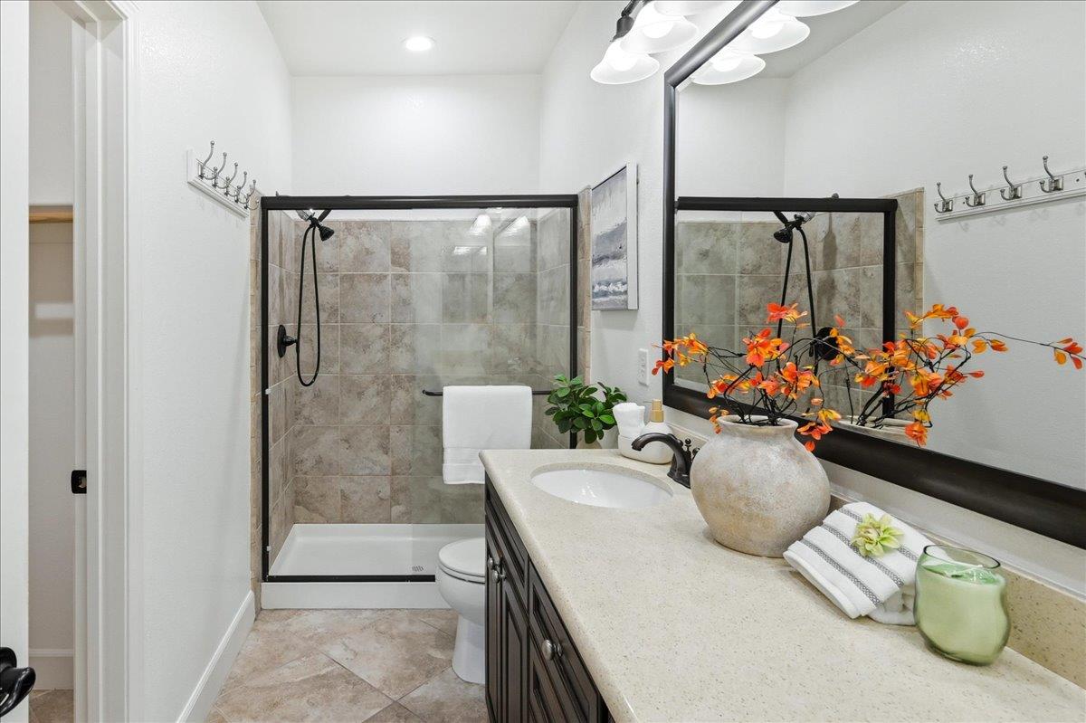 1321 Lee Place