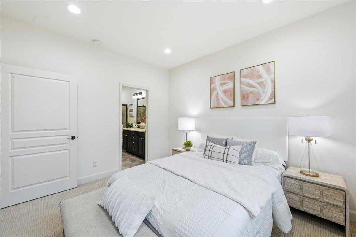 1321 Lee Place