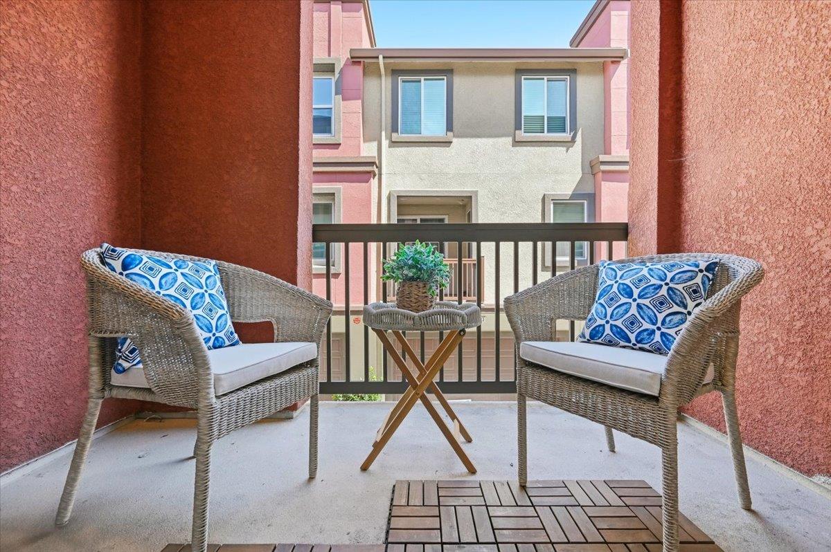 1321 Lee Place