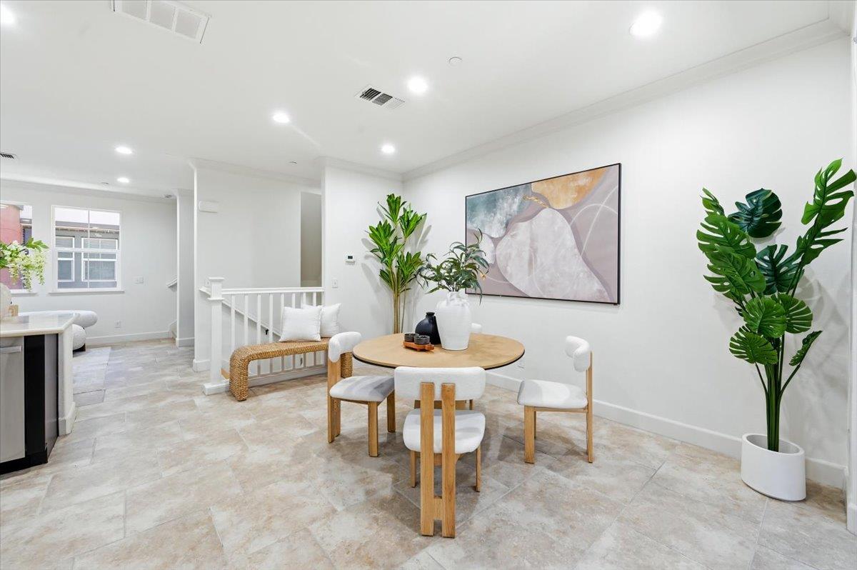 1321 Lee Place