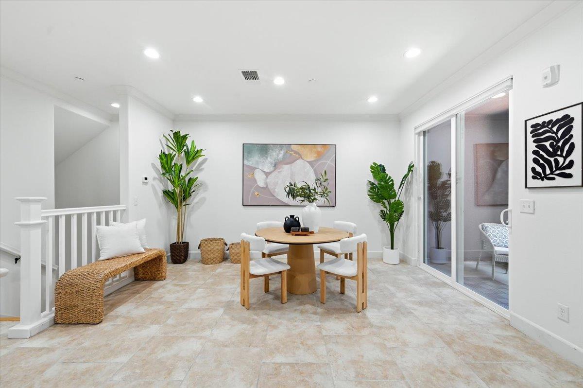 1321 Lee Place